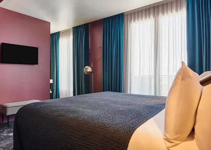 Mercure Paris Tour Eiffel Pont Mirabeau